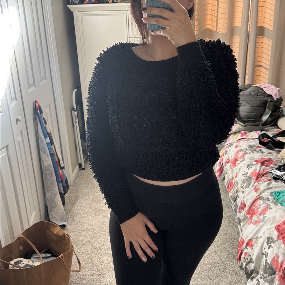 Elizabeth and James Black Textured Crewneck Fuzzy Sweater size M - Picture 8 of 8